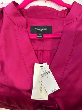 Banana Republic Women's Hot Pink V-Neck Blouse